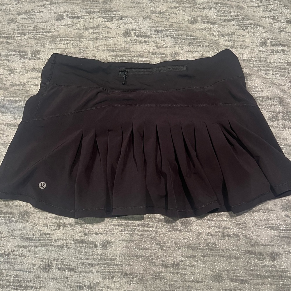 Black flowy lightly used Lululemon skirt
